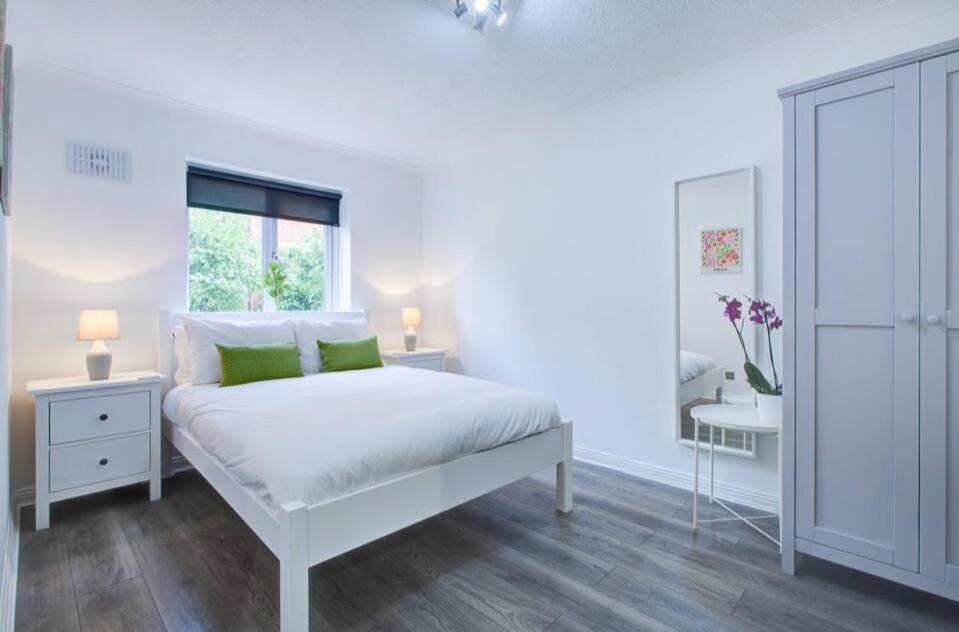 Spacious 2 Bedroom Apartment Londra Dış mekan fotoğraf